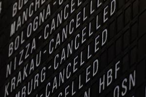 Am Frankfurter Flughafen wurden 400 Starts und Landungen gestrichen.