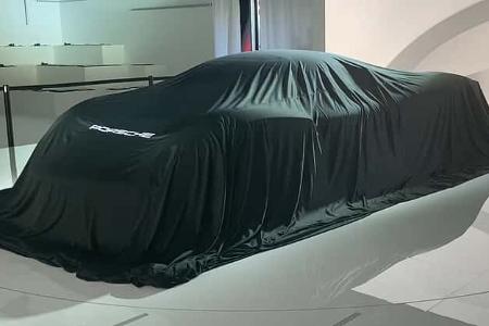 Porsche Mission X unter Tuch
