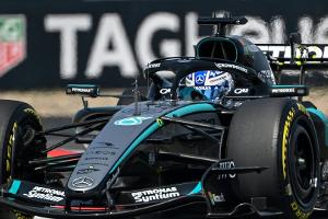 Russell an der Spitze: Mercedes dominant in China