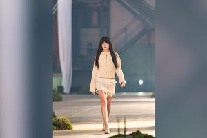 "GNTM": Treppen-Walk auf High Heels wird drei Models zum Verhängnis