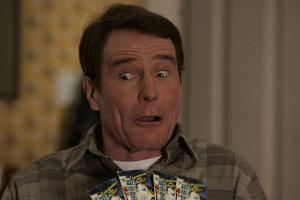 "Malcolm mittendrin"-Trailer: Bryan Cranston lässt die Hüllen fallen