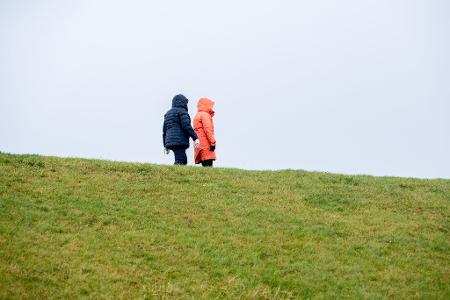 Ein Tief beeinflusst das Wetter in Deutschland am Wochenende. (Archivbild)