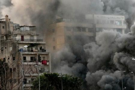 Rauch steigt von einem Gebäude auf, das von einem gezielten israelischen Angriff im Zentrum von Beirut getroffen wurde.