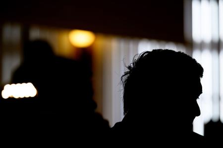 Der Fahrer räumt eine tödliche Fahrlässigkeit ein. 