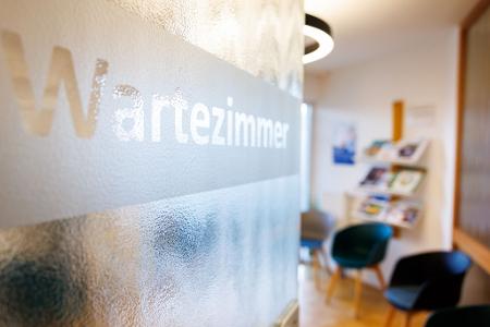 Eine neue Pauschale soll chronisch Kranken Praxisbesuche ersparen. (Archivbild) 