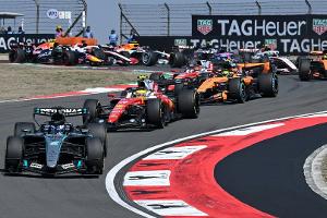 Russell gewinnt Sprint in China