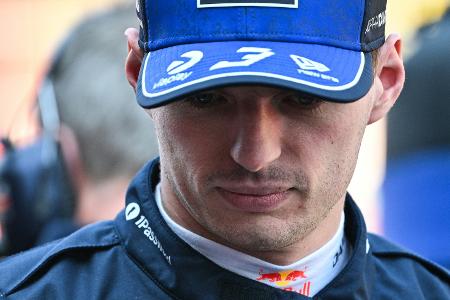 Verstappen kämpft im Red Bull 
