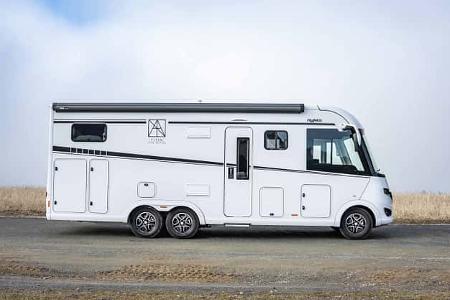 Integriertes Reisemobil, Seitansicht