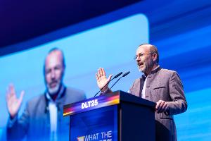 "Die Brandmauer steht. Wir wissen, wer unsere Feinde sind", sagte Manfred Weber noch vor kurzem mit Blick auf die AfD in einem Interview. (Archivbild)