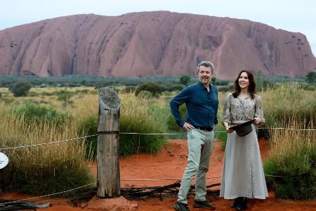 Australien-Besuch: Mary und Frederik von Dänemark posieren am Uluru