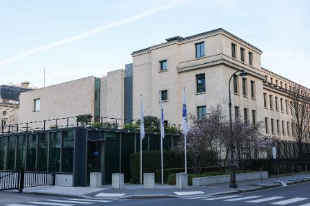 Die sechste Runde der Handelsgespräche zwischen den USA und China hat begonnen. Sie findet in Paris am Sitz der Organisation für wirtschaftliche Zusammenarbeit und Entwicklung (OECD) statt.