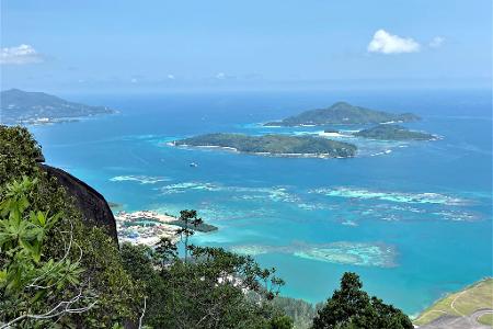 Die Seychellen sind bei Urlaubern für ihre weißen Sandstrände und Korallenriffe beliebt. (Archivbild)