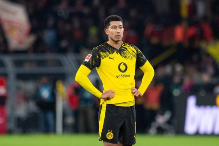 Jobe Bellingham - Note: 2,0 - Gab oft den tiefen Spielmacher, während Nmecha früher eine Linie höher vorschob. Füllte diese Rolle mit Ruhe und Präzision im Passspiel aus, ließ vereinzelt sogar die ganz feine Klinge aufblitzen. Punktuell fehlte im Zentrum etwas die Absicherung. Trotzdem ein wirklich gelungener Auftritt.