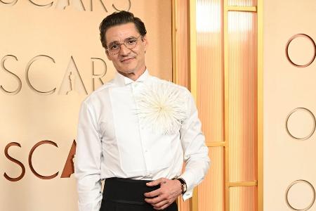 Pedro Pascal zeigt sich bei den Oscars ohne Schnurrbart