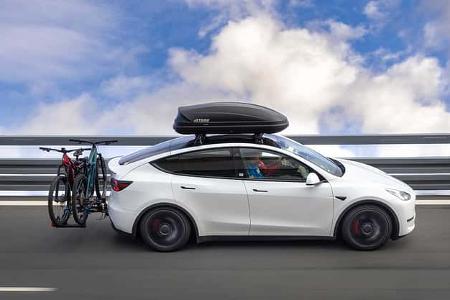 Caravaning, Wohnwagen, Zugfahrzeug, Tesla, Dachbox, Radträger