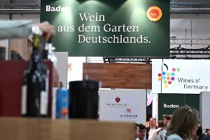 Auf der Weinmesse Prowein werden viele Weine vorgestellt.
