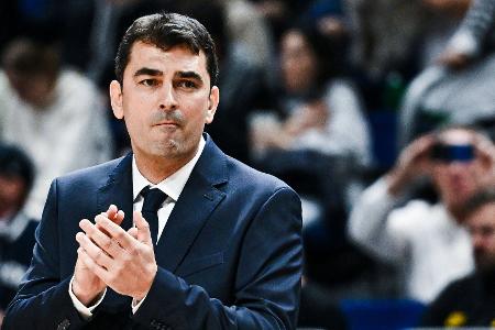 Albas Co-Trainer gewinnt bei 