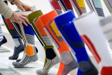 Socken sind zu einem beliebten modischen Accessoires geworden.