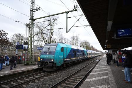 Schleswig-Holstein will Geld aus dem Sondertopf ins Bahnnetz stecken. (Archivbild)