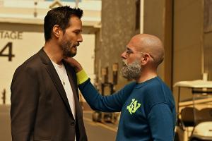 Keanu Reeves auf Entschuldigungstour: Erster Trailer zu "Outcome"