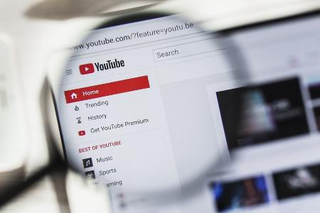 Kampf gegen Fake News: YouTube weitet Funktion gegen Deepfakes aus