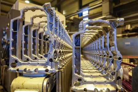 Branchenexperten sehen gute Chancen für Autozulieferer, sich neue Geschäftsfelder im Rüstungsbereich zu erschließen. Etwa mit der Fertigung von Karosserieteilen, Antriebskomponenten aber auch Fahrzeug- und Assistenzsystemen. (Symbolbild)