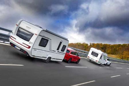 Caravaning, Wohnwagen, Zugfahrzeug, Autobahn