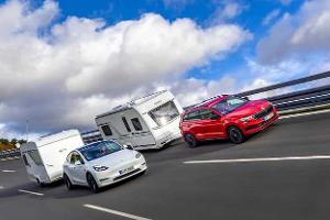 Caravaning, Wohnwagen, Zugfahrzeug, Autobahn