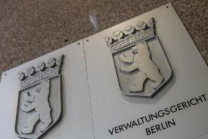 Die Medienanstalt Berlin-Brandenburg darf nach einem Urteil das Instagram-Angebot einer Erotikdarstellerin aus Jugendschutz-Gründen nicht komplett verbieten. (Symbolfoto)