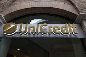 Die Mailänder Großbank Unicredit kürzt bei IT-Diensten in Deutschland.