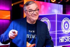 Partyspiel "Hitster" im TV: Elton moderiert sechsteilige Spielshow