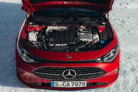 Mercedes CLA 220 4Matic, Hybrid