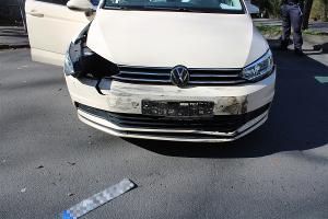 Nach einem Verkehrsunfall am Mittwoch (18.03.2026) mit Beteiligung eines Taxis mussten mehrere Personen ins Krankenhaus.