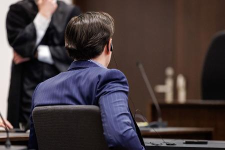 Nach der Tat floh der Angeklagte laut den Ermittlungen mit seinen Begleitern nach Frankreich, wo er sich der Polizei stellte. (Archivbild)