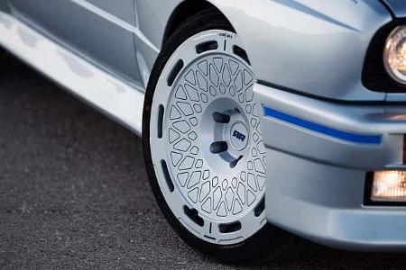 Renner Projekt 3 BMW M3 E30 mit V10-Motor