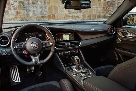 Alfa Romeo Giulia Quadrifoglio 100° Anniversario Interieur
