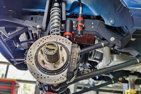 Jeep Cherokee S 1975 Restomod Vigilante Hemi V8