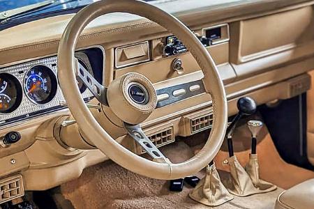 Jeep Cherokee S 1975 Restomod Vigilante Hemi V8