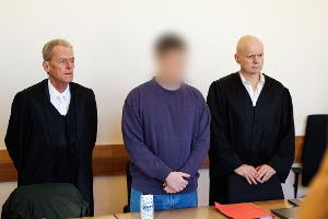 Der Mordprozess hat am Landgericht Detmold mit einem Geständnis des Angeklagten begonnen.