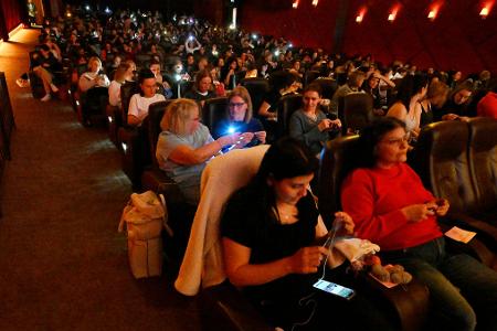 Die 260 Plätze im Kino sind alle belegt - fast ausnahmslos sind Frauen gekommen.