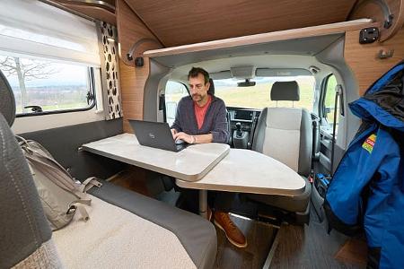 f Knaus Tourer Van 500 MQ Sitzgruppe