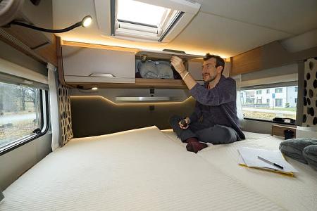 f Knaus Tourer Van 500 MQ Bett