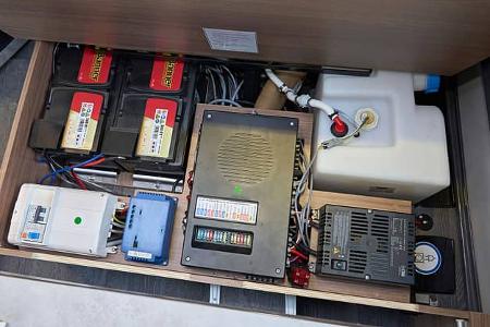 f Knaus Tourer Van 500 MQ Technik