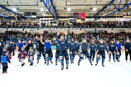 Eishockey: Headcoach Nyman bleibt Roosters treu