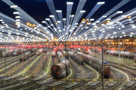 Auch Warenlieferungen leiden unter unpünktlichen Zügen. (Archivbild)