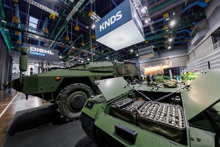 Messestand von KNDS bei der Nürnberger Fachmesse Enforce Tac.