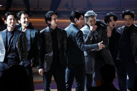 Vor dem Comeback-Konzert: BTS-Star RM verletzt sich am Knöchel