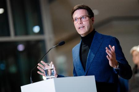 CDU-Landeschef Hagel erklärt in einem Statement die Zustimmung zu Sondierungen mit den Grünen. 