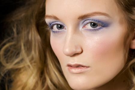 Frühlingsfrisch: Pastell-Power für strahlende Augen