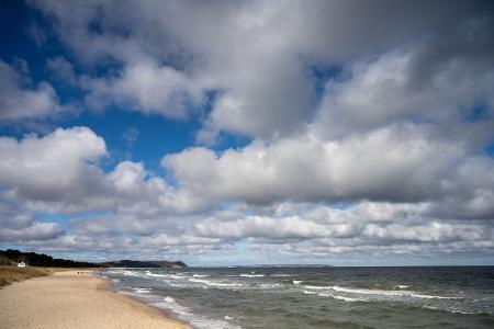 Neben den Alpen sind auch Nord- und Ostsee beliebte Reiseziele über Ostern. (Archivbild)